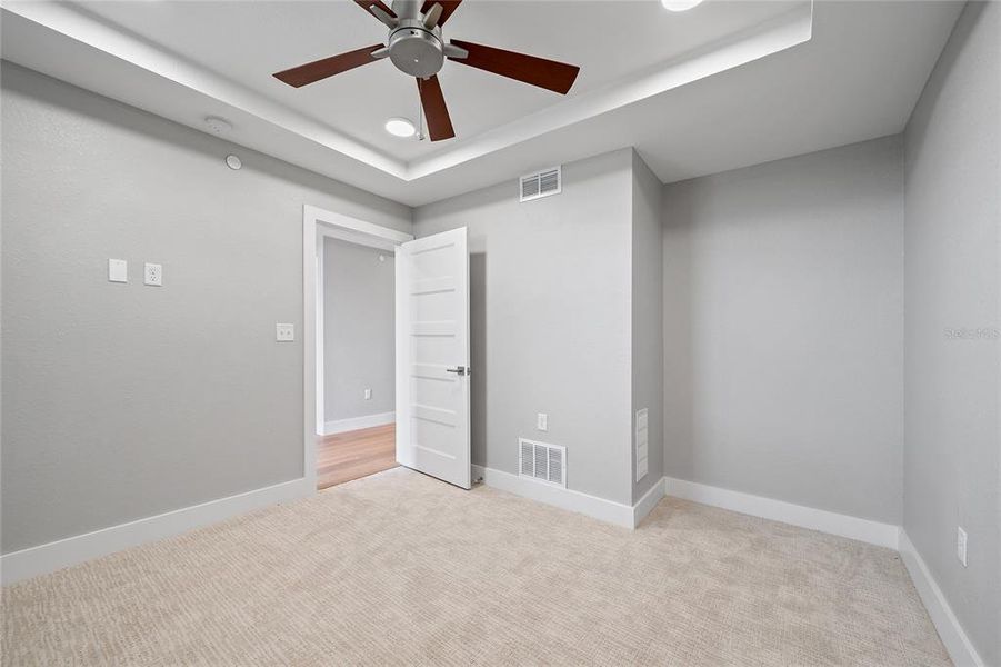 Spacious, unfurnished interior of a new home in , Madeira Beach (Image 25).