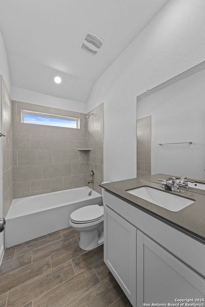 Furnished interior view inside a new home in Gatehouse: Brookstone II Collection, New Braunfels (Image 6). Furnished interior view inside a new home in Gatehouse: Brookstone II Collection, New Braunfels (Image 6).