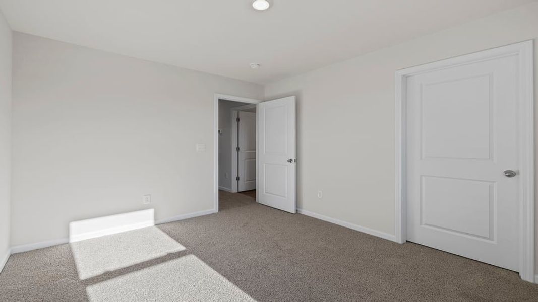 Spacious, unfurnished interior of a new home in Cloverdale Hills, Piedmont (Image 23).