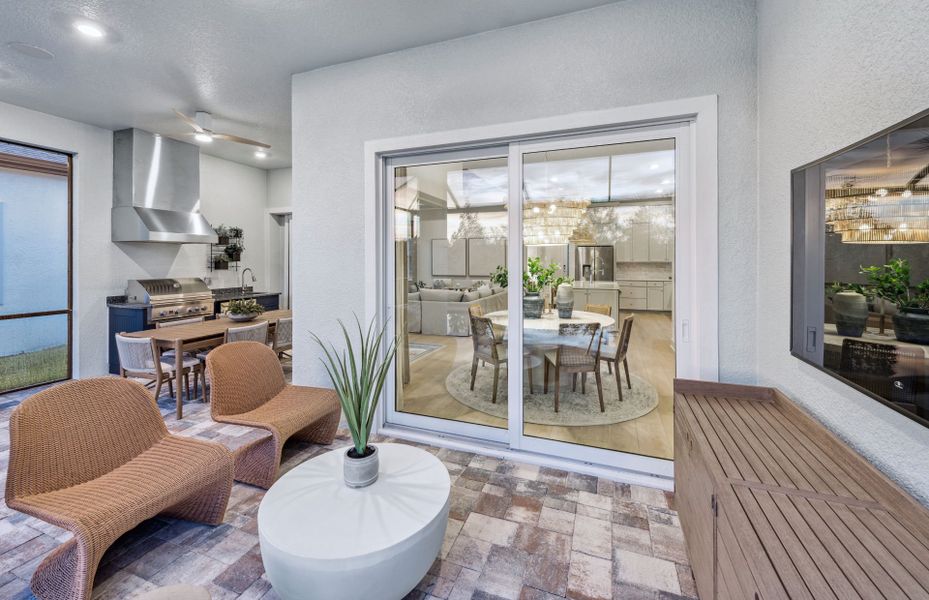 Representative furnished interior of a home built from the Mystique by Del Webb in Del Webb Stone Creek, Ocala (Image 15).