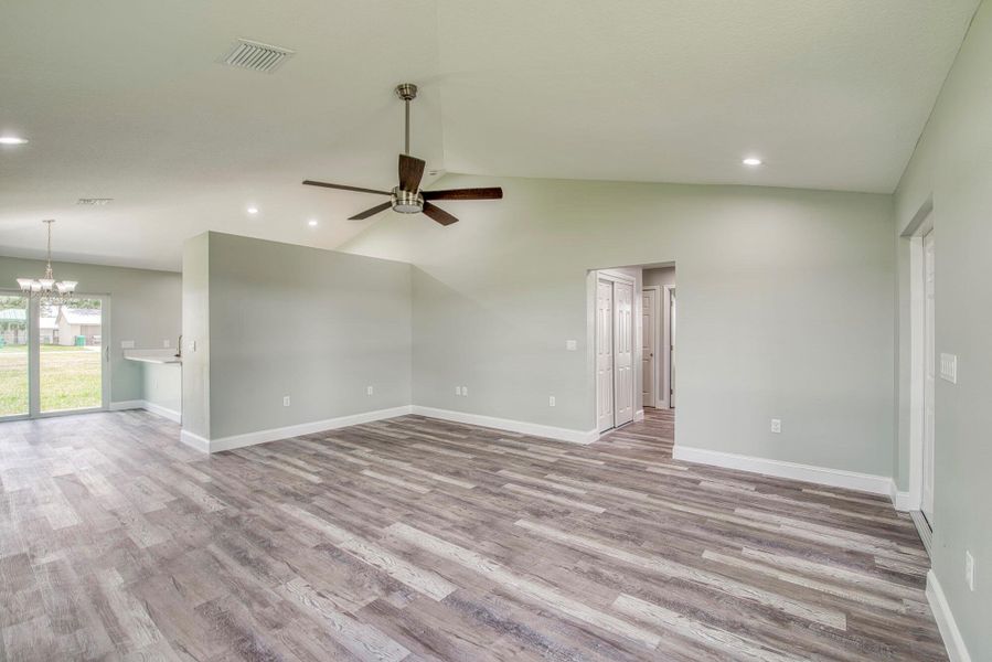 Spacious, unfurnished interior of a new home in , Okeechobee (Image 17).