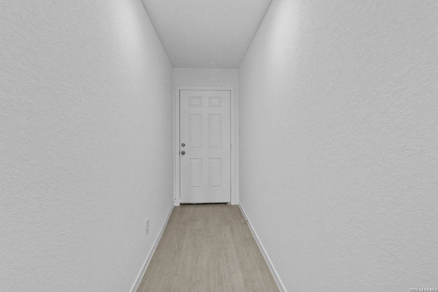 Spacious, unfurnished interior of a new home in Spring Grove, St. Hedwig (Image 23).