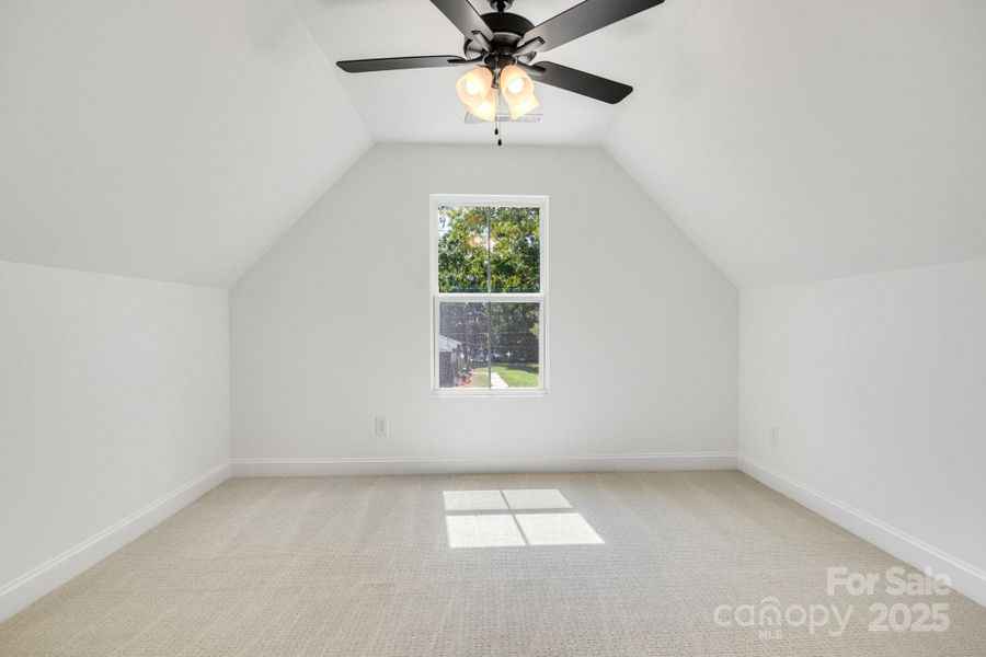 Spacious, unfurnished interior of a new home in , Harrisburg (Image 24).