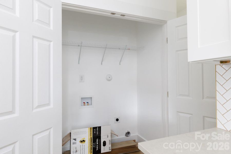 Spacious, unfurnished interior of a new home in , Great Falls (Image 10).