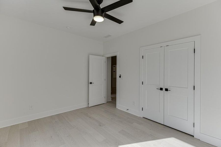 Spacious, unfurnished interior of a new home in , Flowery Branch (Image 24).