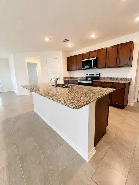 Furnished interior view inside a new home in , Texas City (Image 4).