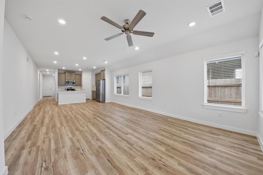 Spacious, unfurnished interior of a new home in , Hockley (Image 28).