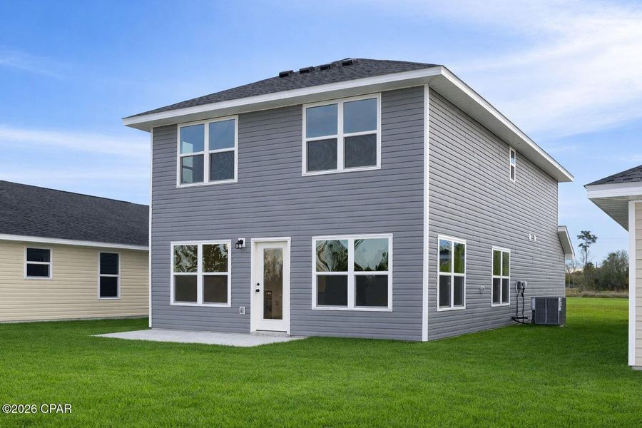 Exterior details and patio area of a home in Fox Glenn, Panama City (Image 4).