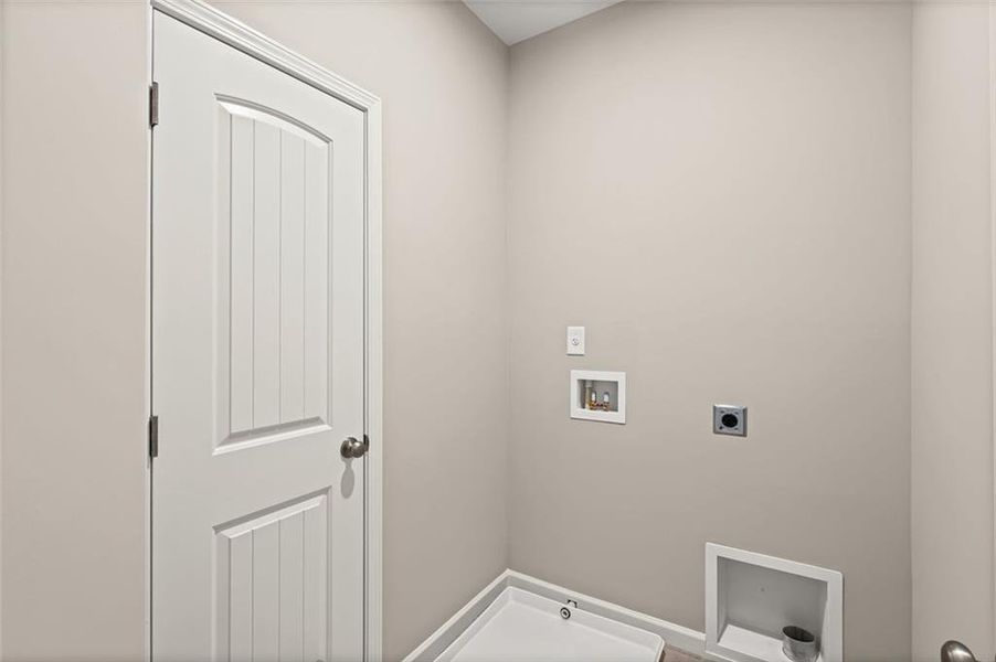 Spacious, unfurnished interior of a new home in Villas at Gold Creek, Dawsonville (Image 28).