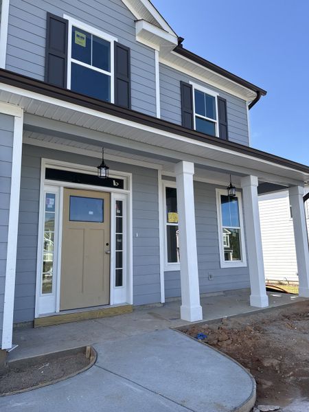 Exterior details and patio area of a home in Crawford Creek, Grovetown (Image 3).