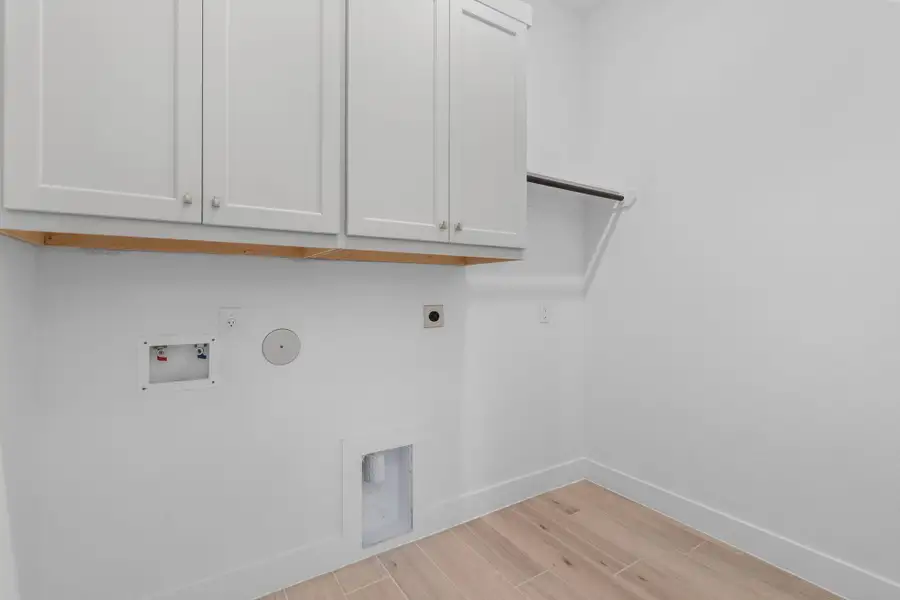 Spacious, unfurnished interior of a new home in Meridiana, Manvel (Image 16). Spacious, unfurnished interior of a new home in Meridiana, Manvel (Image 16).