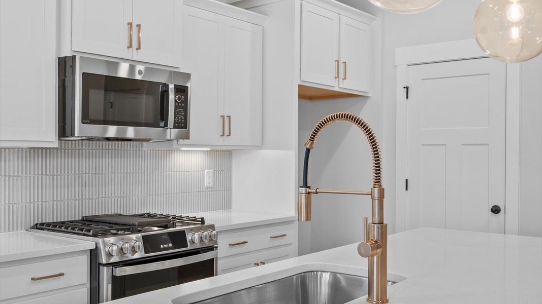 Furnished interior view inside a new home in Harrier Point, Woodruff (Image 9).