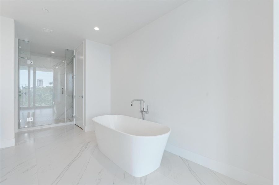 24-495 E Royal Palm Road #402-111 24-495 E Royal Palm Road #402-111