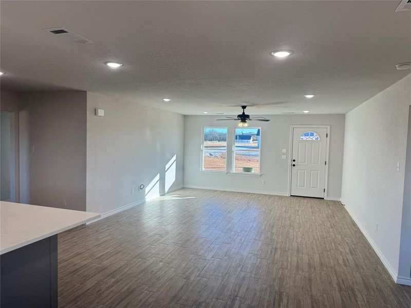 Spacious, unfurnished interior of a new home in , Springtown (Image 6).