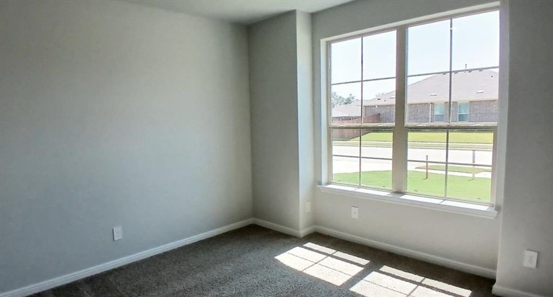Spacious, unfurnished interior of a new home in The Canyons, Keene (Image 7).