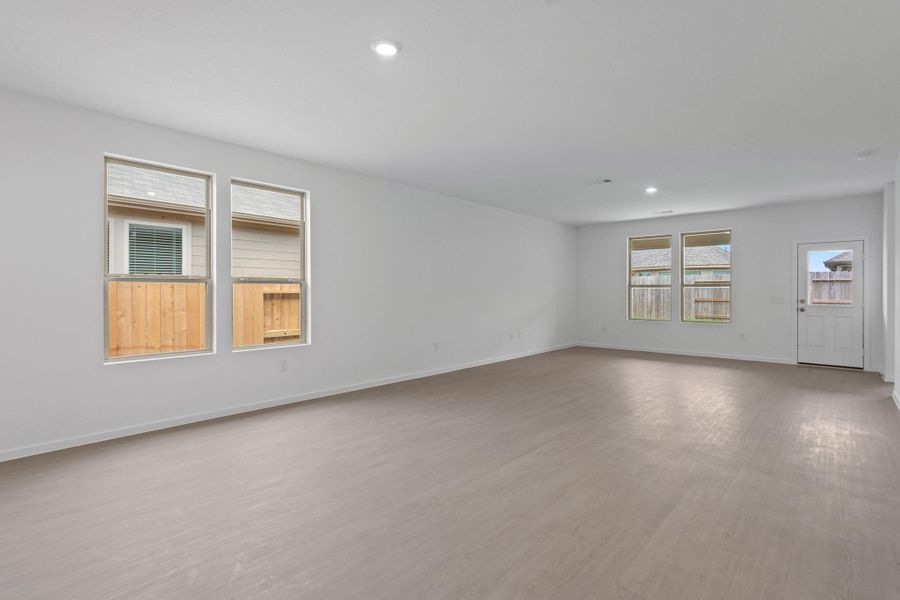 Spacious, unfurnished interior of a new home in Mavera, Conroe (Image 16).