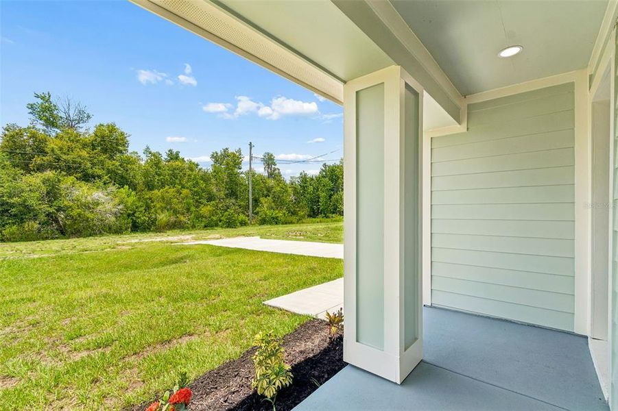 Exterior details and patio area of a home in , Lakeland (Image 22).