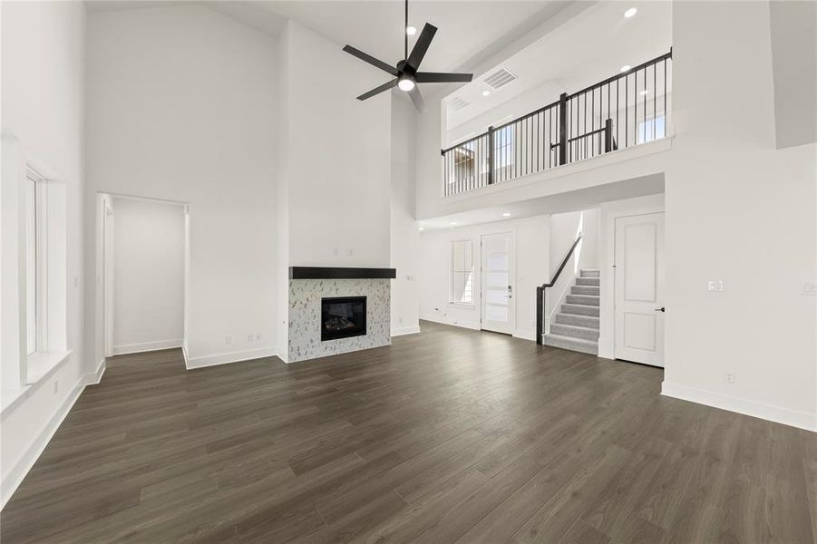 08. 4108 Slate - Family (2) 08. 4108 Slate - Family (2)