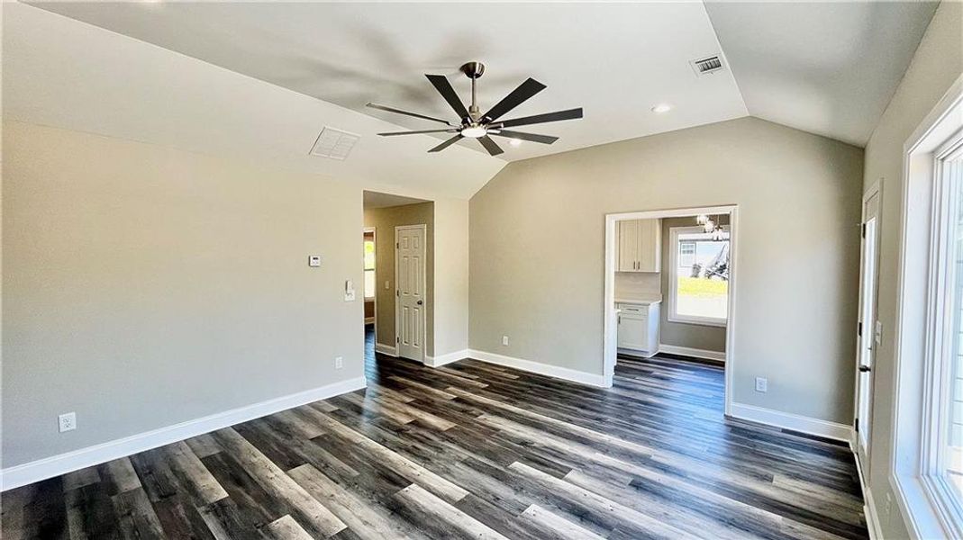 Spacious, unfurnished interior of a new home in , Griffin (Image 15).