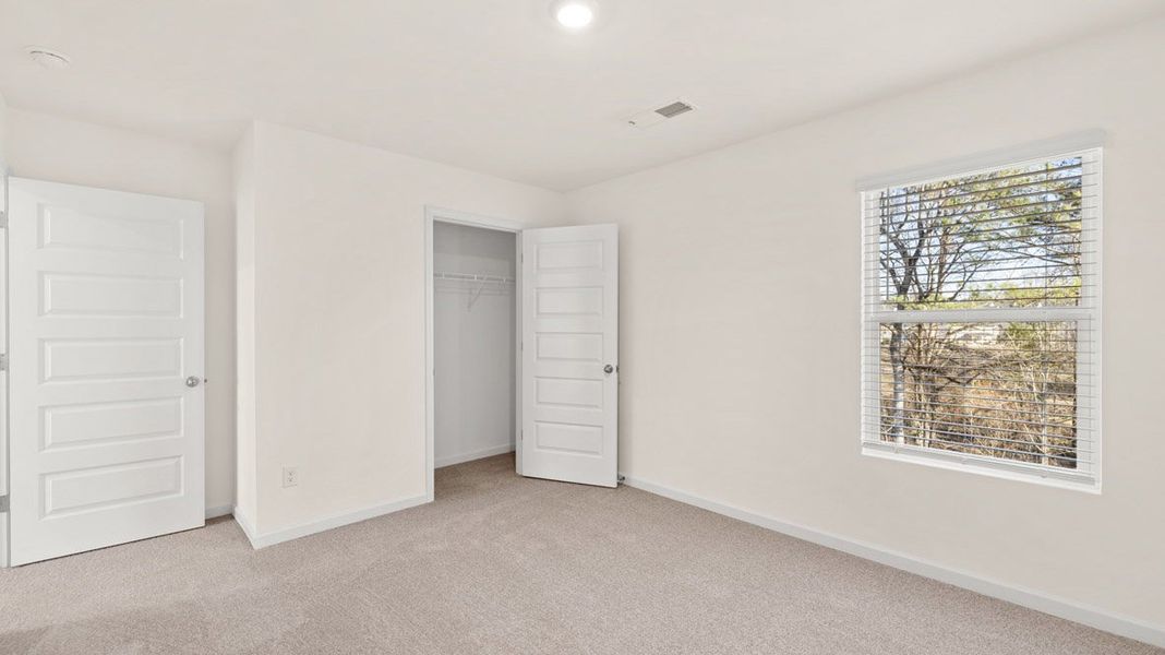 Spacious, unfurnished interior of a new home in Captain's Corner, Grovetown (Image 31).