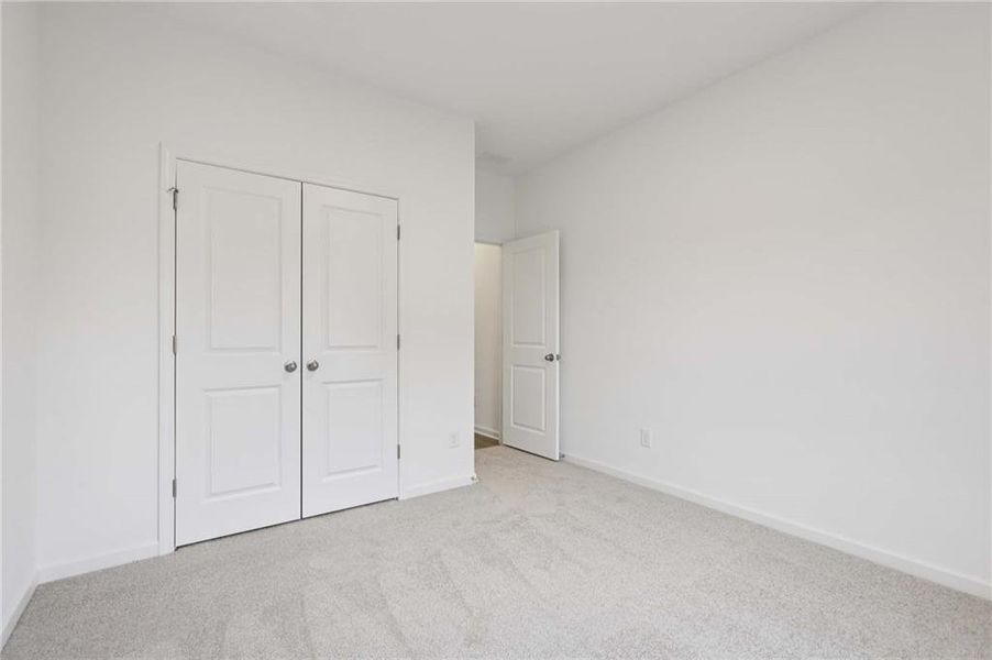 Spacious, unfurnished interior of a new home in The Pointe at Heron Bay, Locust Grove (Image 20).