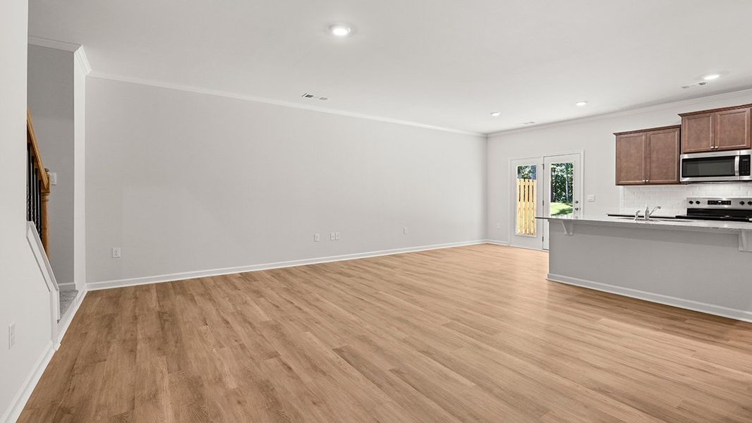 Spacious, unfurnished interior of a new home in Oconee Overlook Townhomes, Gainesville (Image 8).