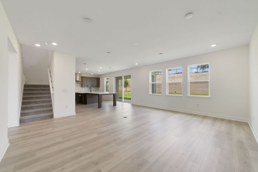 Spacious, unfurnished interior of a new home in Vintner Reserve, Clermont (Image 25).