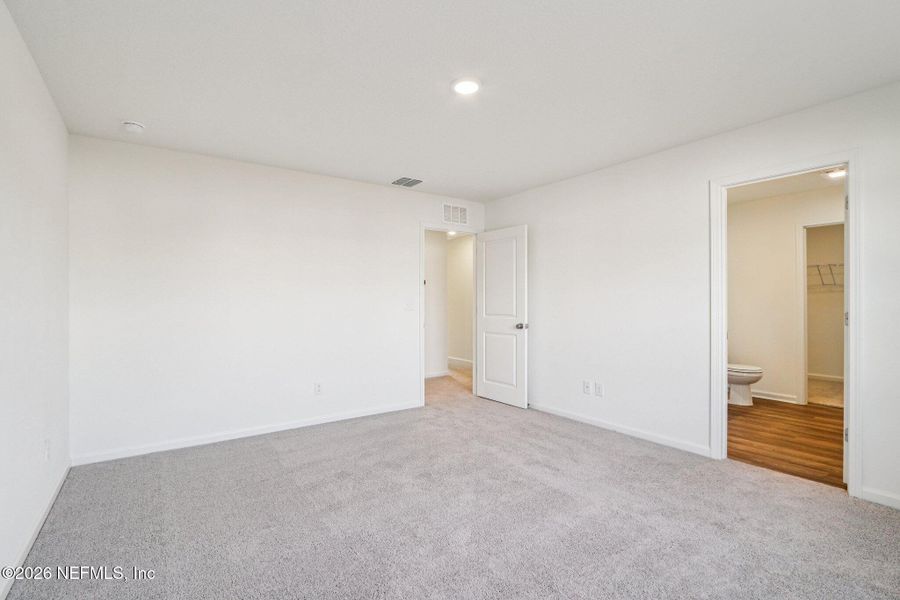 Spacious, unfurnished interior of a new home in Park Grove, Jacksonville (Image 16).