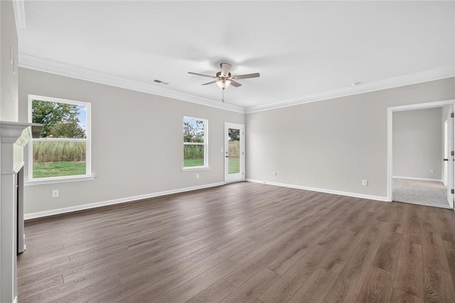 Spacious, unfurnished interior of a new home in Allen Manor, Hoschton (Image 38).