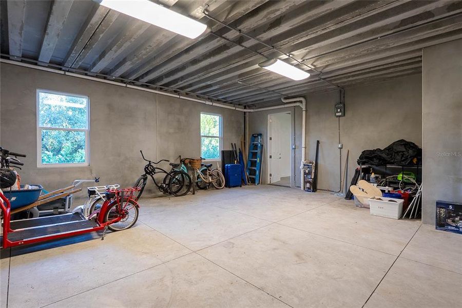 Community amenities in , Englewood (Image 66).