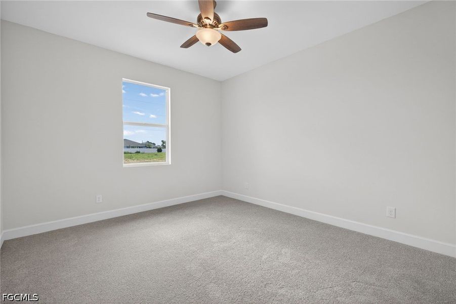 Spacious, unfurnished interior of a new home in Cape Coral, Cape Coral (Image 21).