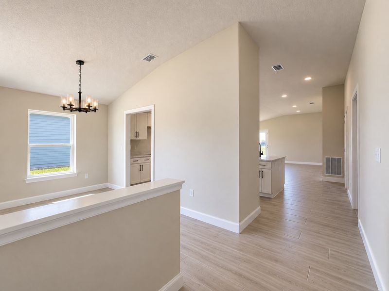 Spacious, unfurnished interior of a new home in St. John's Preserve, Palm Bay (Image 18).