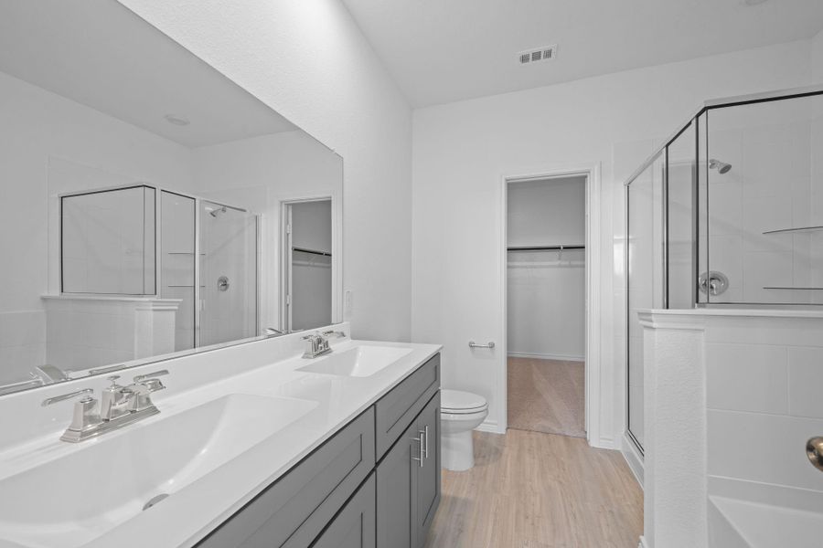 Furnished interior view inside a new home in River Ranch, Dayton (Image 6).