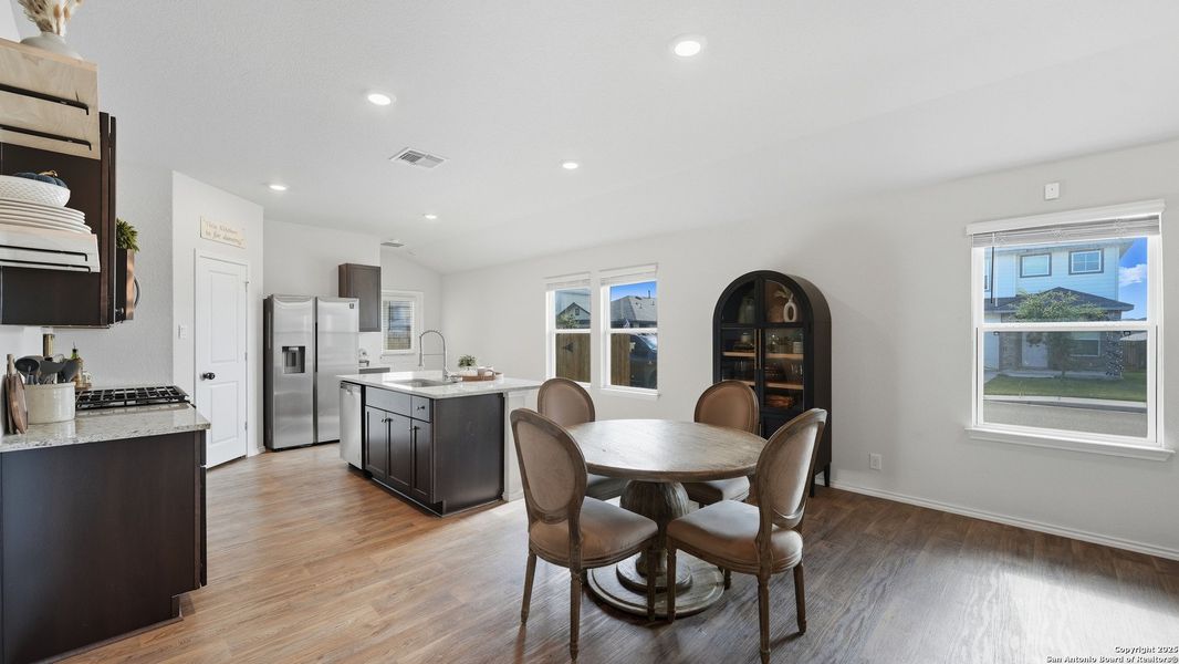 Furnished interior view inside a new home in , Floresville (Image 37).