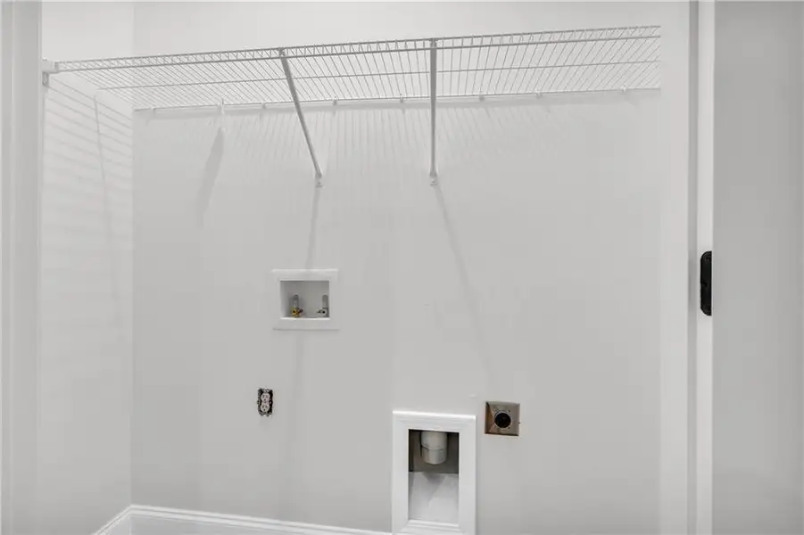 Spacious, unfurnished interior of a new home in , Franklin Springs (Image 36).