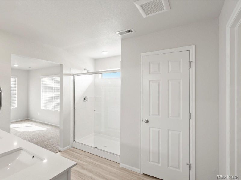 Spacious, unfurnished interior of a new home in Poudre Heights: The Lakes Collection, Windsor (Image 19).