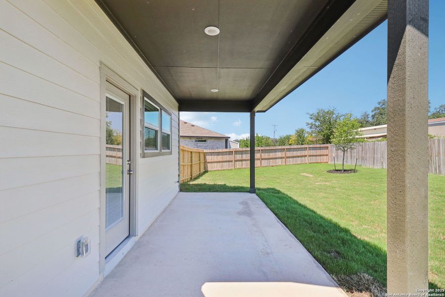Exterior details and patio area of a home in Thomas Pond, San Antonio (Image 3). Exterior details and patio area of a home in Thomas Pond, San Antonio (Image 3).