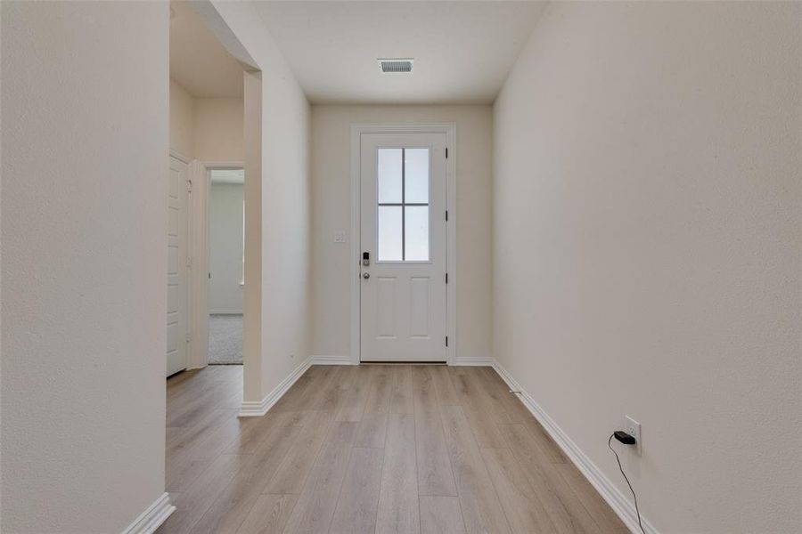 Spacious, unfurnished interior of a new home in Spiritas Ranch, Little Elm (Image 24).
