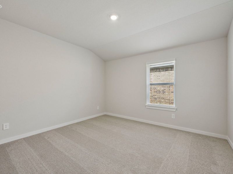 Spacious, unfurnished interior of a new home in Stewart's Ranch, Conroe (Image 12).