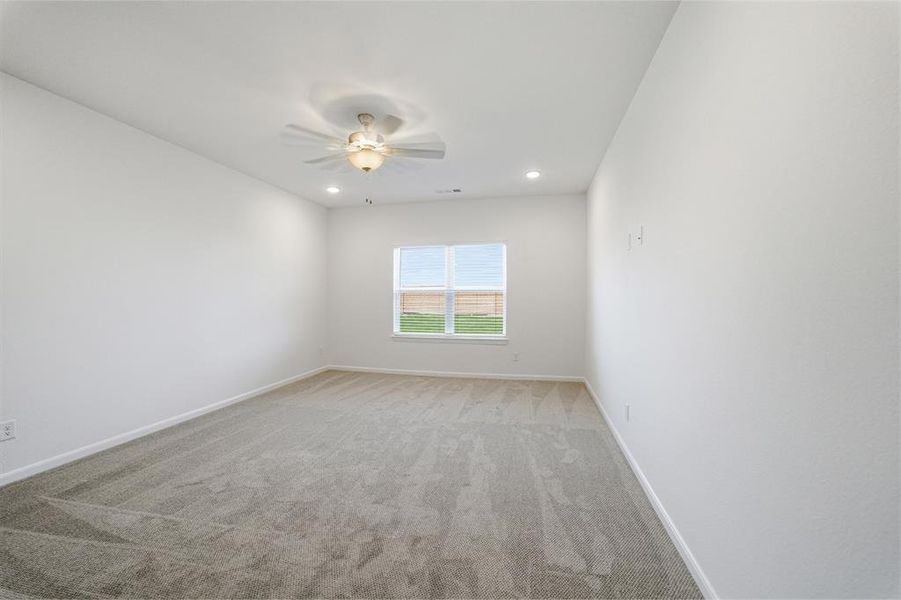Spacious, unfurnished interior of a new home in Saddlebrook Estates, Waxahachie (Image 17). Spacious, unfurnished interior of a new home in Saddlebrook Estates, Waxahachie (Image 17).