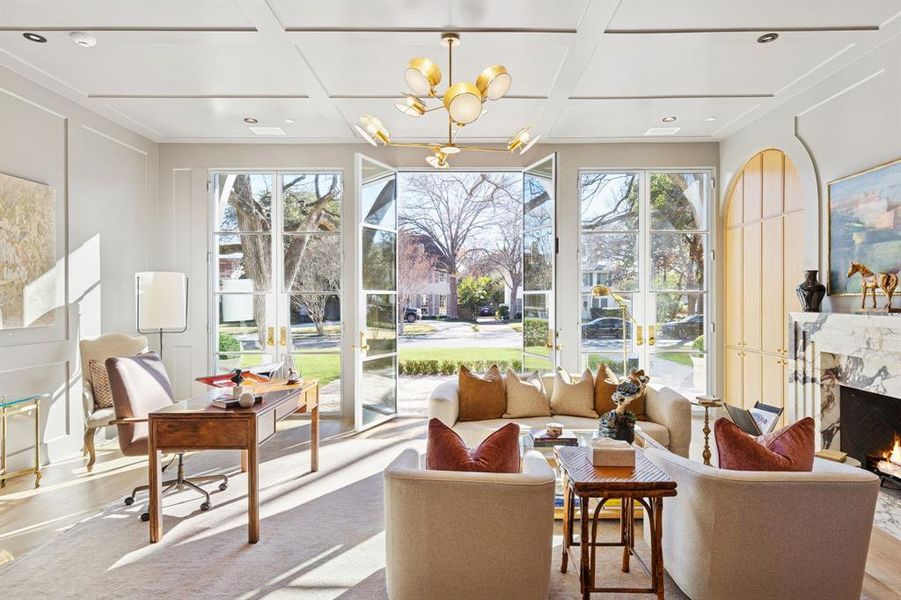 Furnished interior view inside a new home in Highland Park, Dallas (Image 10).