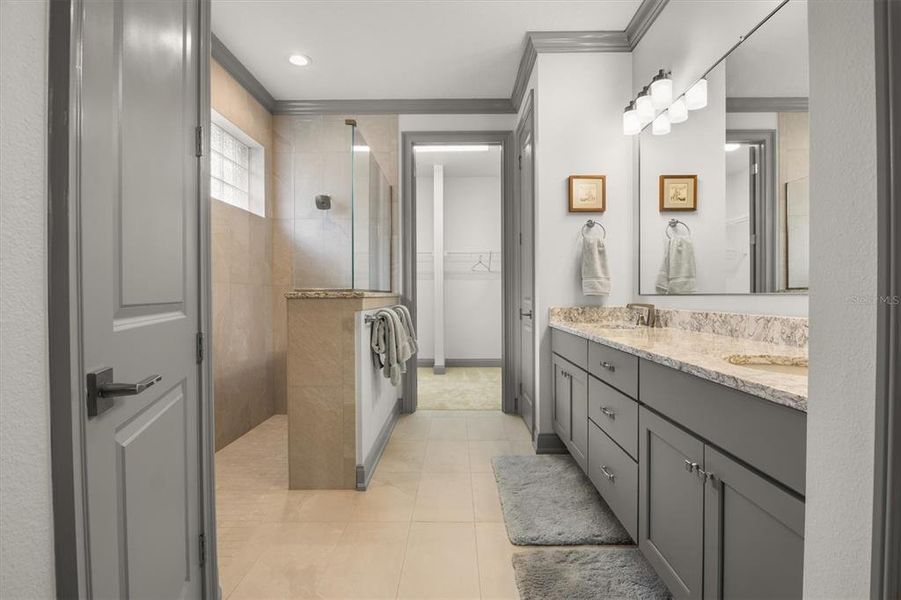 Furnished interior view inside a new home in , Lakeland (Image 34).