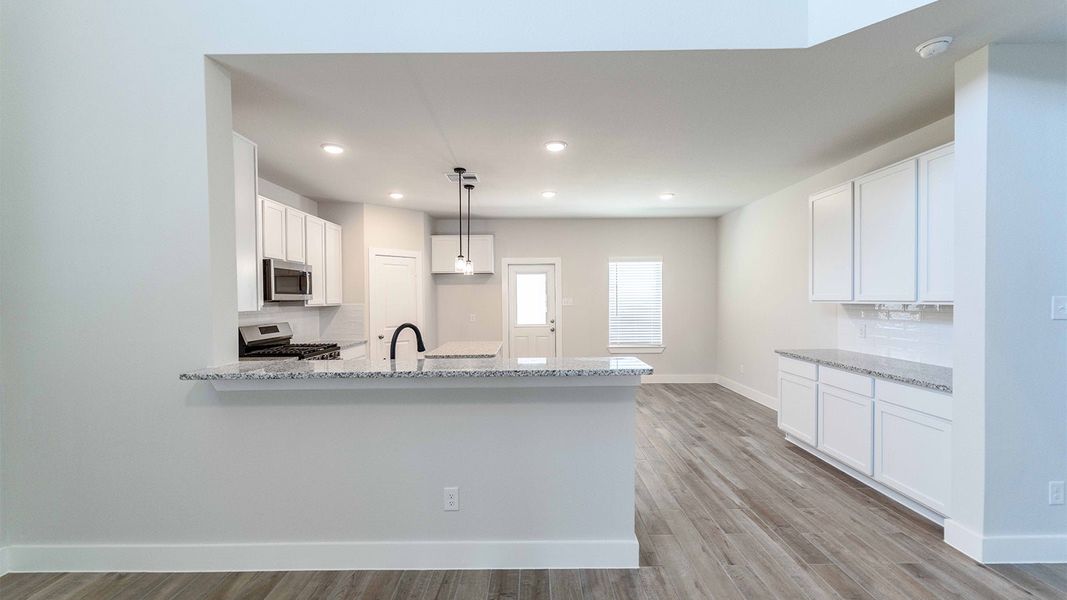 Furnished interior view inside a new home in Columbia Lakes, West Columbia (Image 4).