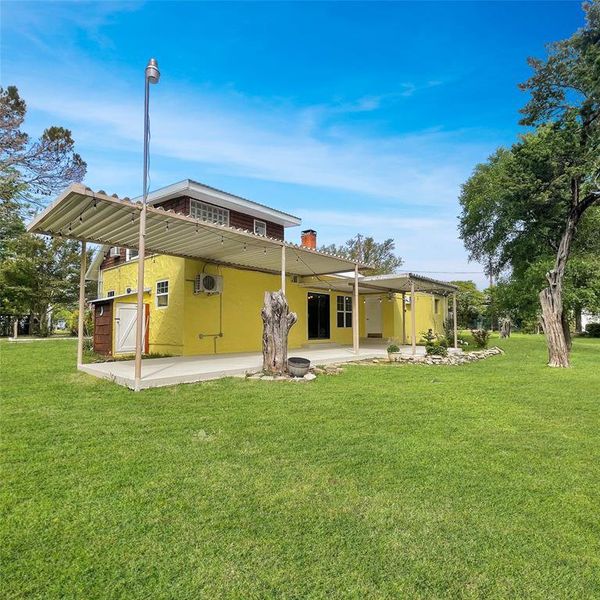 Exterior details and patio area of a home in , Whitney (Image 26).