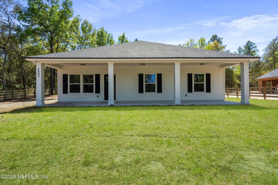 Front exterior of a new home in , Keystone Heights, FL, highlighting curb appeal (Image 19).