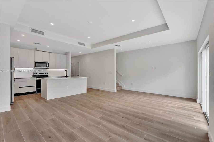 Furnished interior view inside a new home in , Coral Springs (Image 2).
