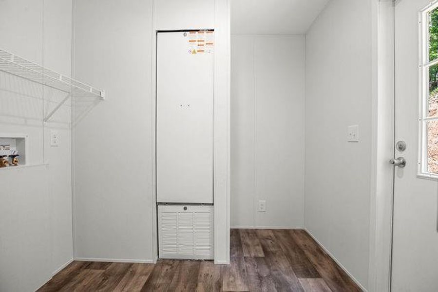 Spacious, unfurnished interior of a new home in , Clarkesville (Image 18).