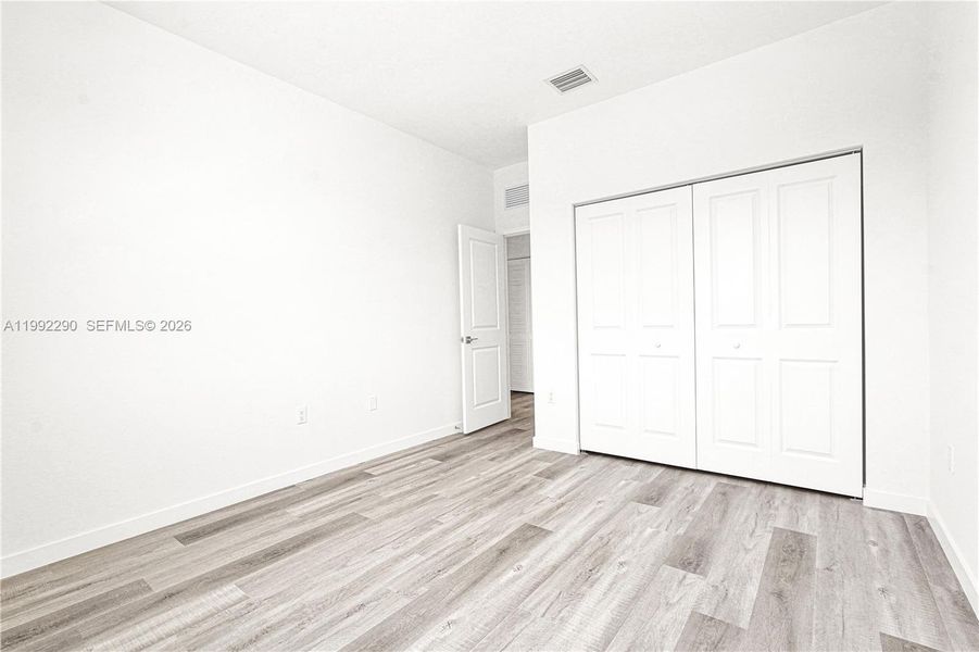 Spacious, unfurnished interior of a new home in , Miami (Image 41).