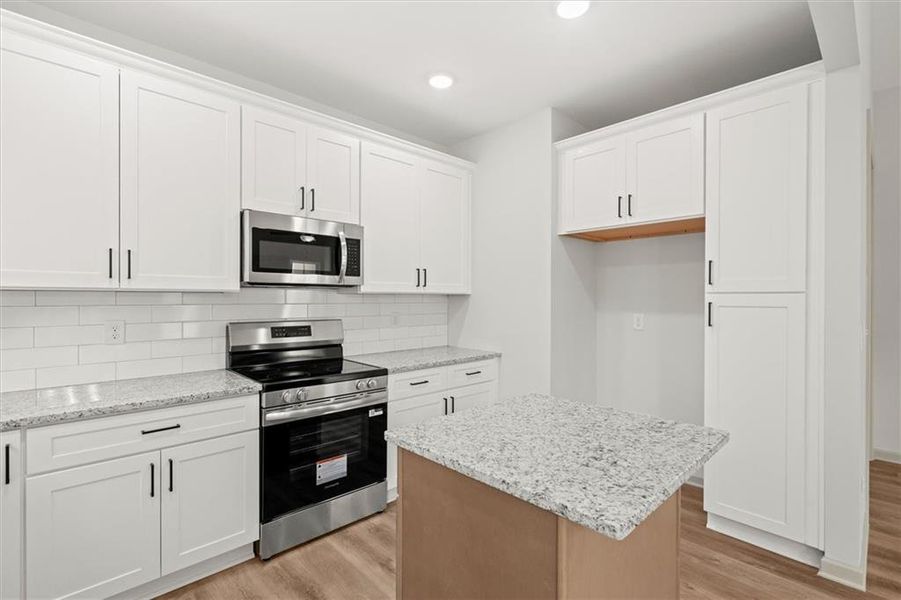 Furnished interior view inside a new home in , Tallapoosa (Image 16).