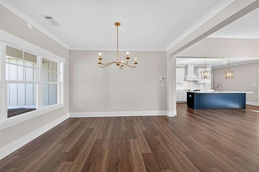 Spacious, unfurnished interior of a new home in , Comer (Image 42).